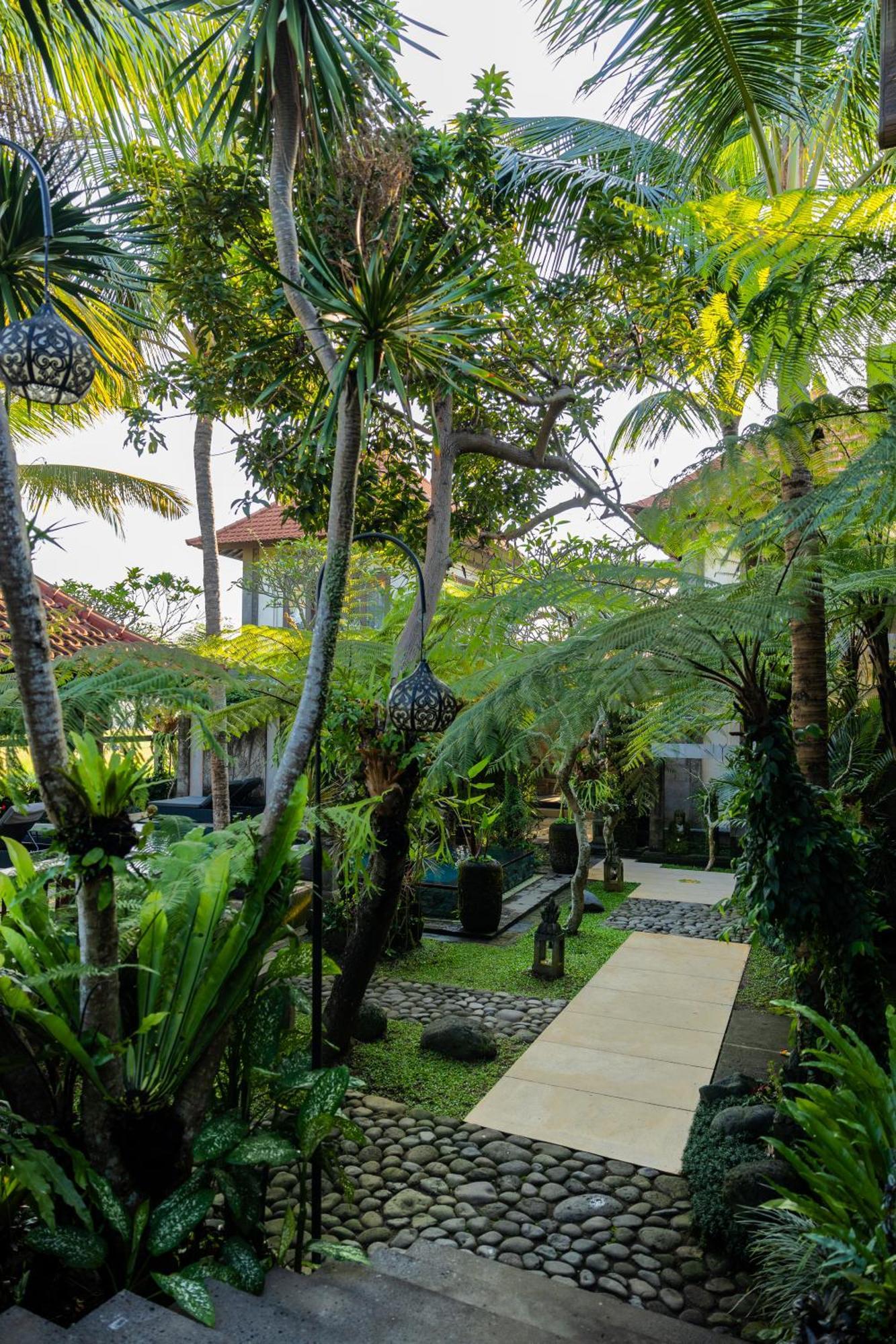 Villa Prabhu *